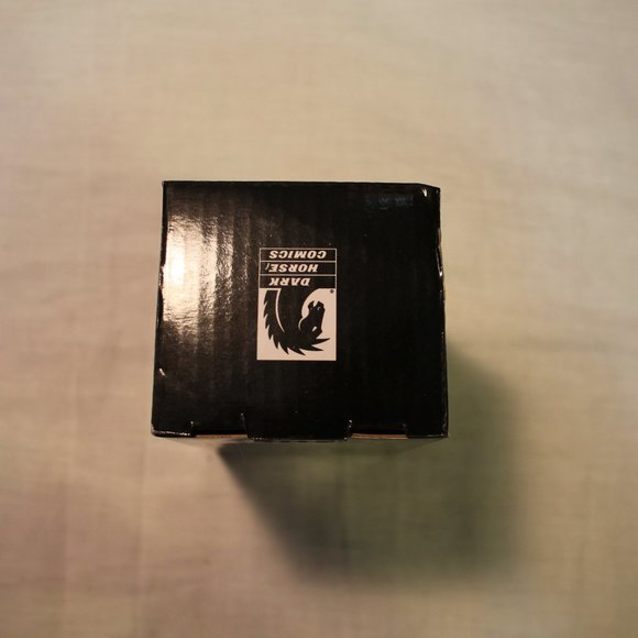 Hellboy ceramic bank right hand of doom ceramic bank loot crate exclusive - Picture 5 of 6